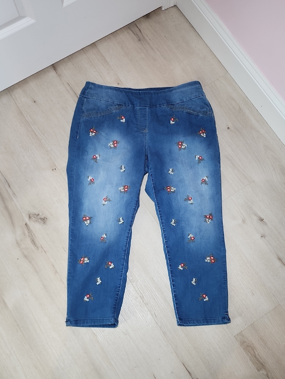 Westbound Blue Cropped Jeans with Red & White Floral Embroidery
